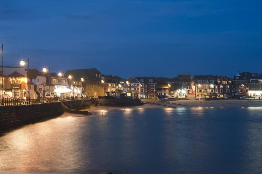 St Ives Apartment Private Parking With Garden 10 Minute Walk Into Town And Beach Екстер'єр фото
