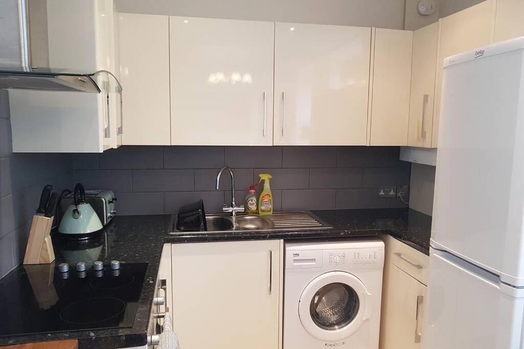 St Ives Apartment Private Parking With Garden 10 Minute Walk Into Town And Beach Екстер'єр фото