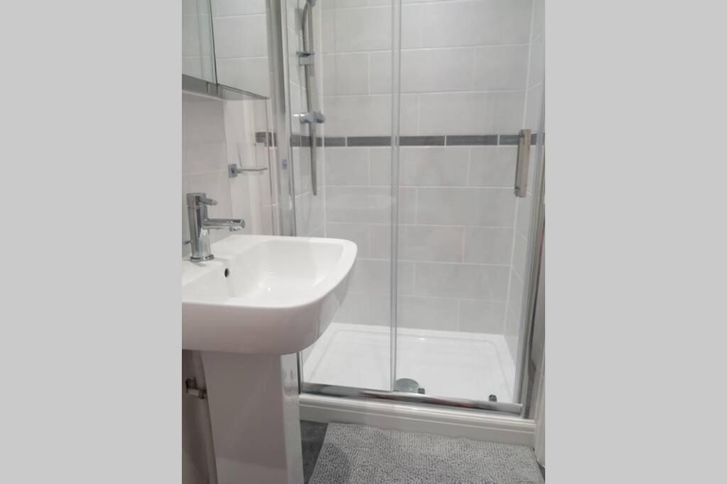 St Ives Apartment Private Parking With Garden 10 Minute Walk Into Town And Beach Екстер'єр фото
