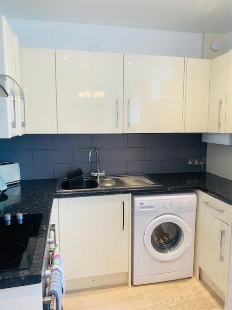St Ives Apartment Private Parking With Garden 10 Minute Walk Into Town And Beach Екстер'єр фото
